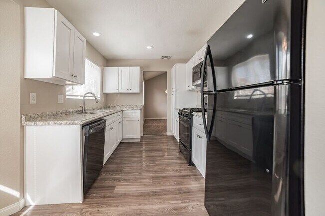 Building Photo - 7615 Salishan Dr