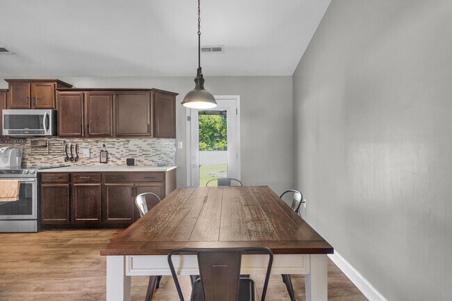 Foto del edificio - 117 Woodbury Farm Dr