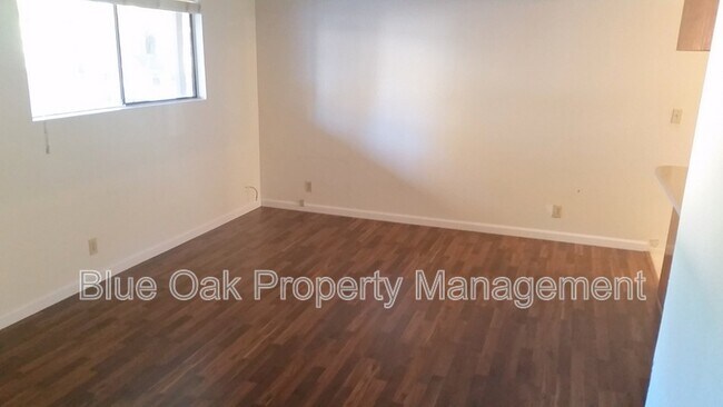 Foto del edificio - 985 Salem St