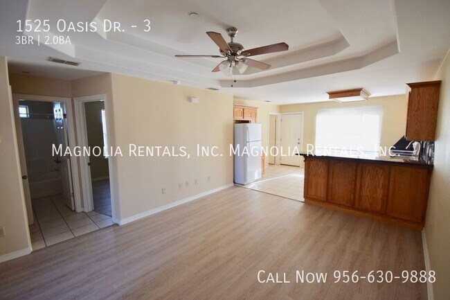 Building Photo - 1525 Oasis Dr