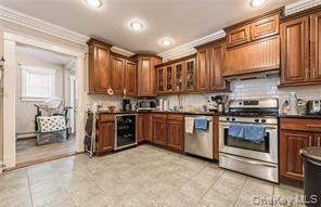 Building Photo - 456 S Wellwood Ave