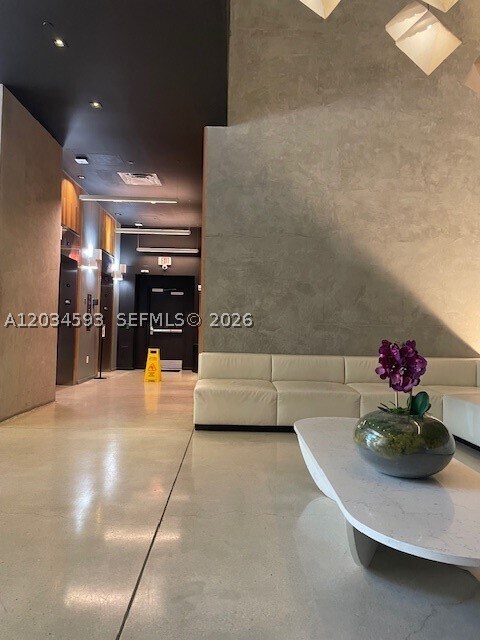 Foto del edificio - 151 SE 1st St