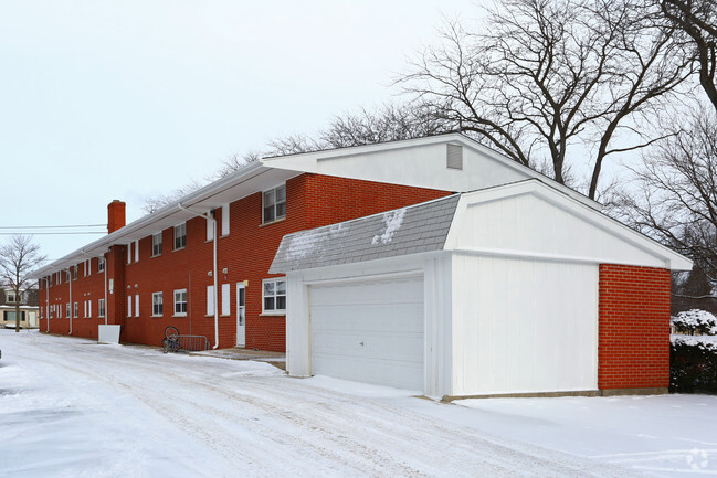 Building Photo - Normal Road Apartments