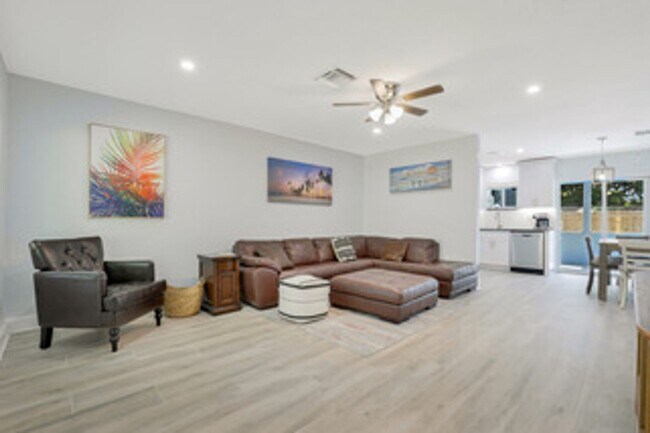 Foto del edificio - **Ask about the TWO WEEKS FREE** READY FOR A NEW TENANT ON 9/1/2026** COMPLETELY REMODELED BEAUTI...