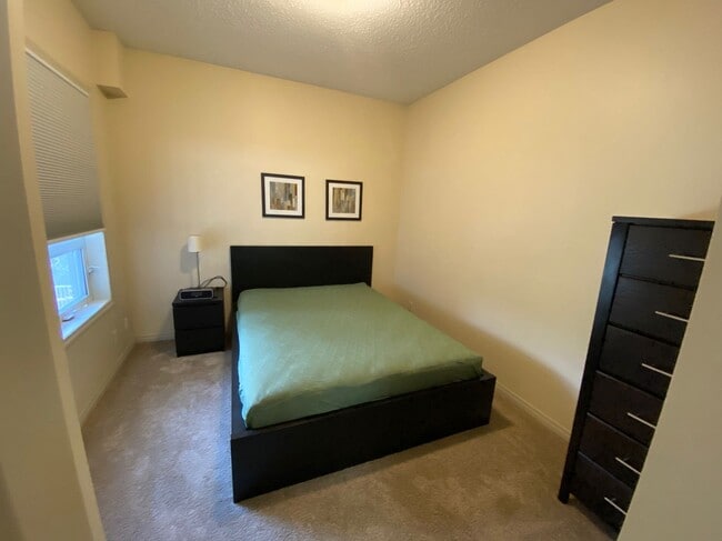 Building Photo - 1 Bed 1 Bath Unit in Calgary, AB