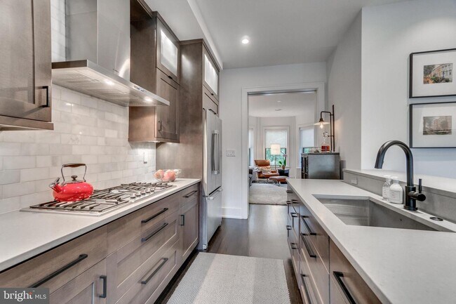 Foto del edificio - 1009 Irving St NW