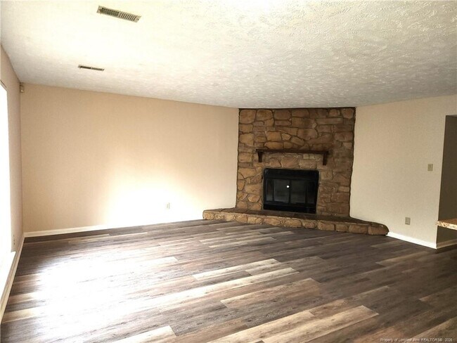 Building Photo - 7062 Calamar Dr