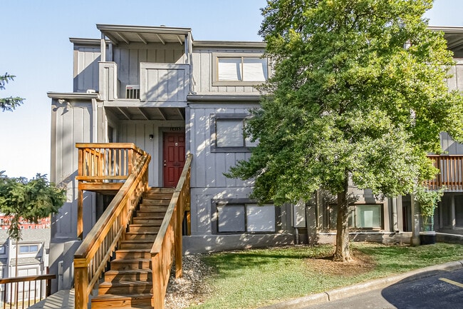 Exterior - Eagles Eyrie Apartments