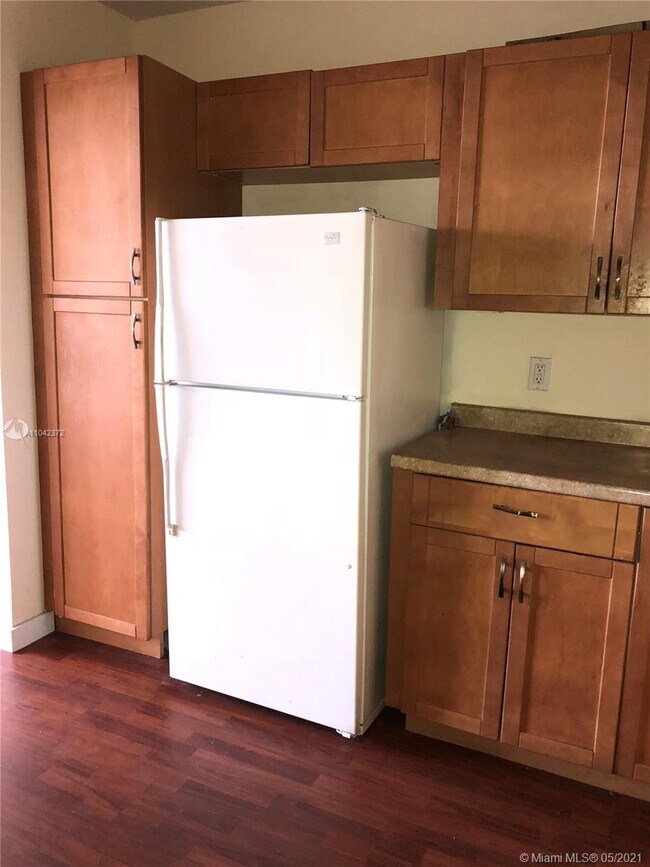 Foto del edificio - 2025 NE 164th St