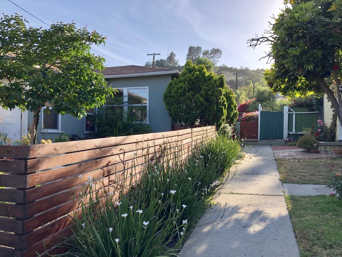 Foto principal - 4353 Verdugo Rd