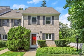 Building Photo - 25 Indian Harbor Dr