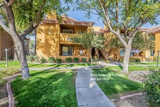 Building Photo - 2929 W Yorkshire Dr