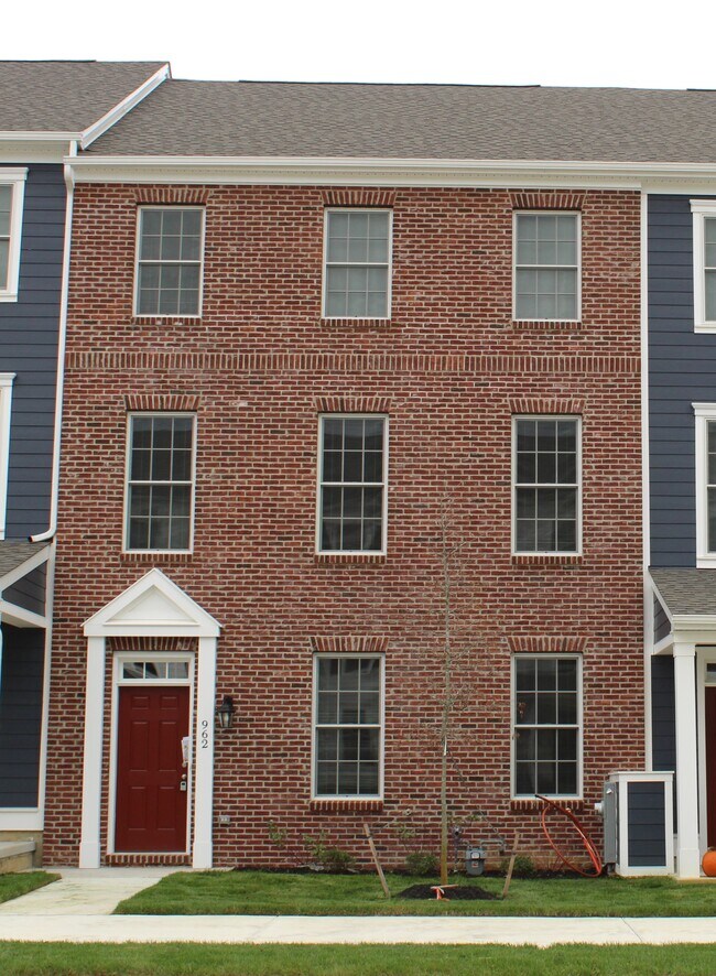 Foto del edificio - 962 Lorewood Grove Rd