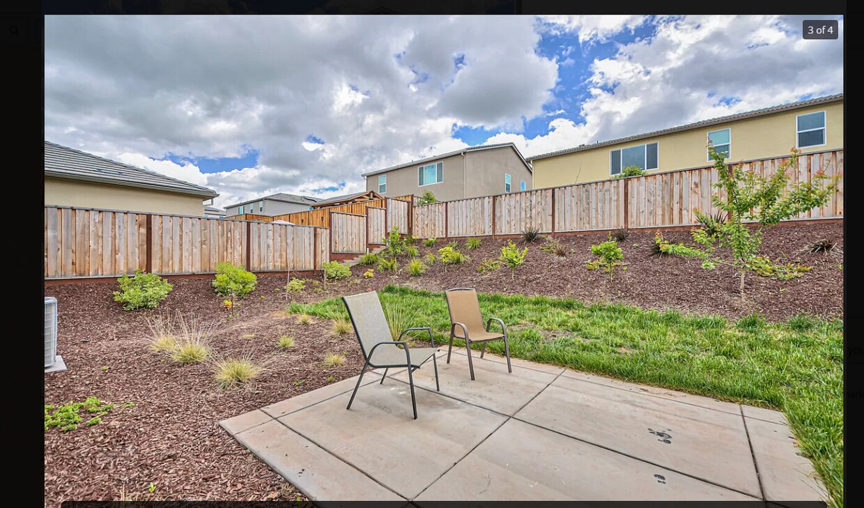 Building Photo - 2011 Petunia Dr