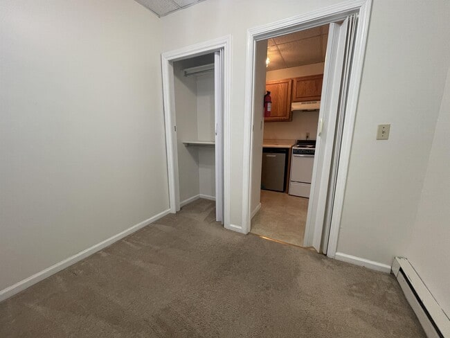 Building Photo - 416 E 2nd St