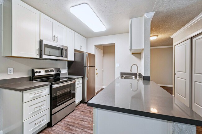 Foto del edificio - Ballena Village Apartment Homes