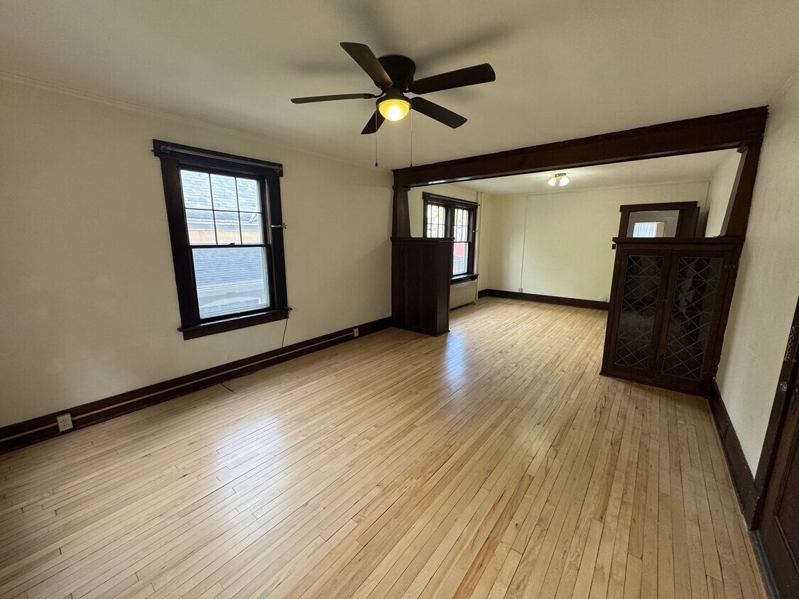 Foto principal - 616 S Grand Ave