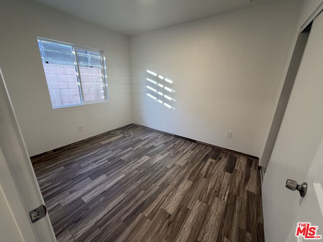 Building Photo - 5335 Rhea Ave