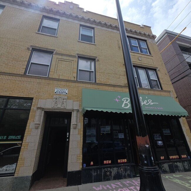 Building Photo - 3015 W Armitage Ave