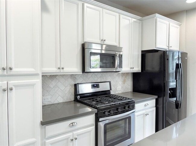 Building Photo - 7220 Wyoming Springs Dr