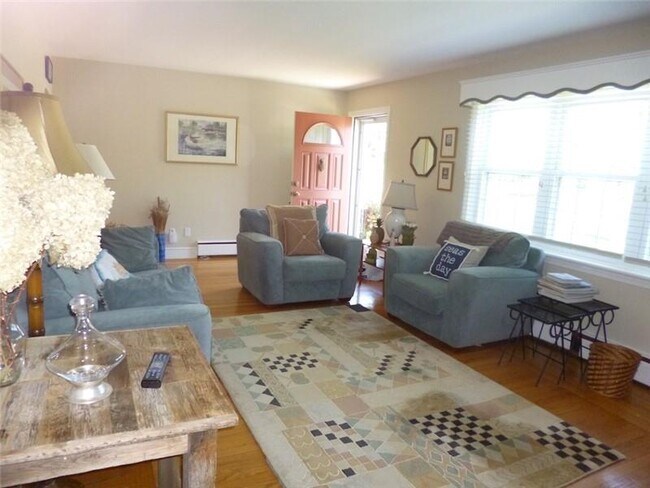 Foto del edificio - 559 Wolcott Ave