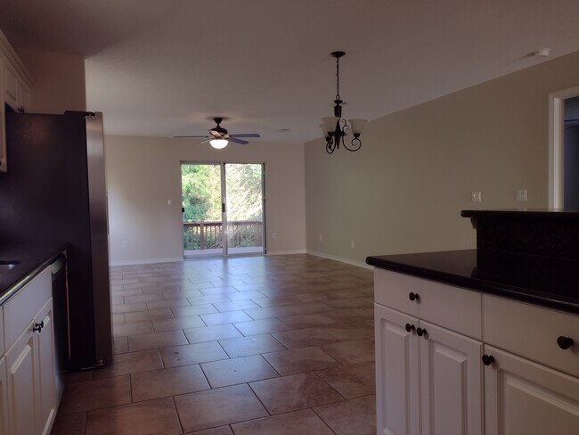 Building Photo - 357 Apple Dr