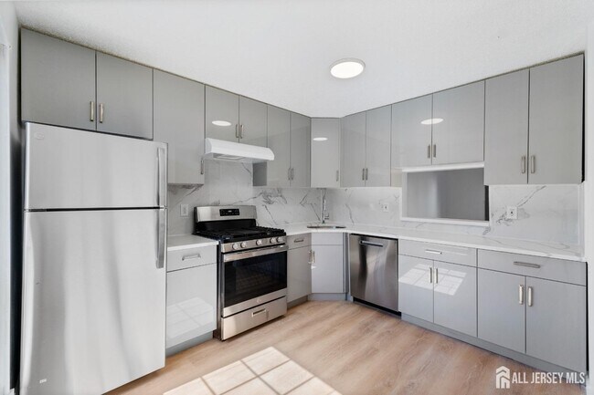 Foto del edificio - 467 Andover Pl