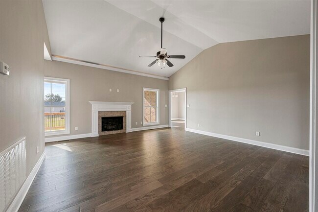 Foto del edificio - 457 Adalynn Cir