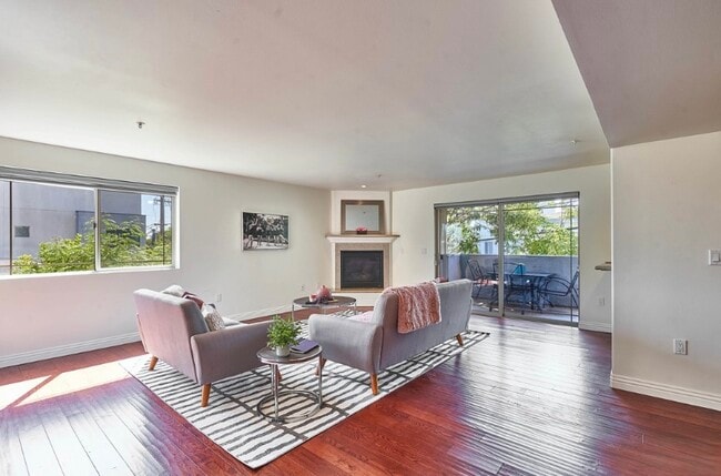 Foto del edificio - 4822 Elmwood Ave