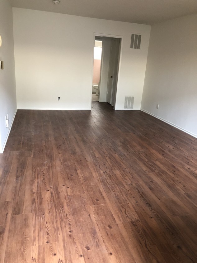 Primary Photo - 12415 Archwood St