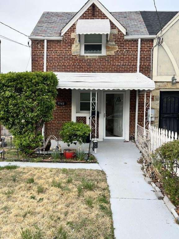 Primary Photo - 3948 Blaine St NE