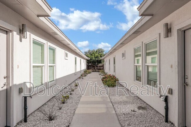 Foto del edificio - 1012 E la Cantera Ave