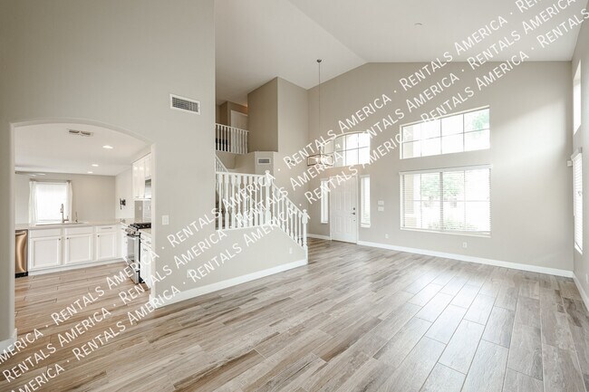 Foto del edificio - 2305 E Cherry Hills Pl