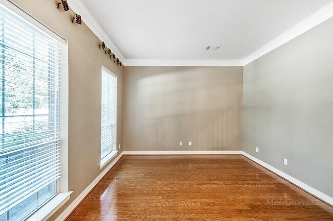Building Photo - 2915 Drews Manor Ct