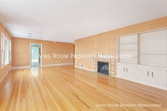 Building Photo - 4404 SW Council Crest Dr