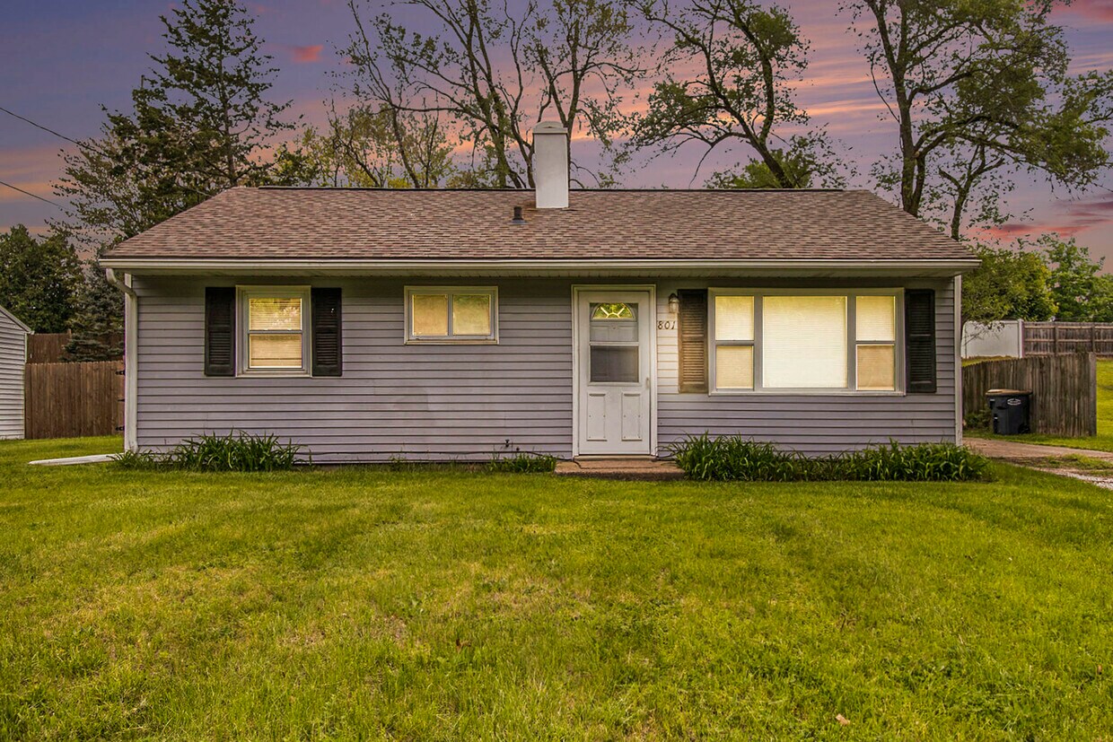 Primary Photo - 801 Shumway Ave