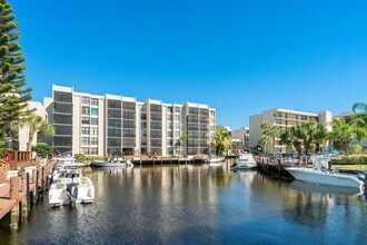 Building Photo - 9 Royal Palm Way