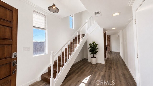 Foto del edificio - 1002 W Huntington Dr
