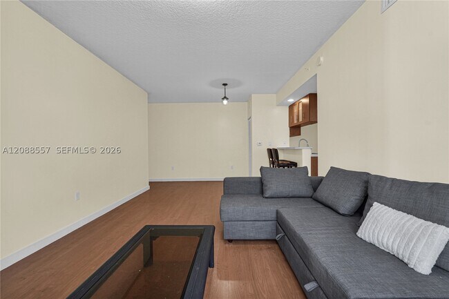 Foto del edificio - 601 NE 23rd St