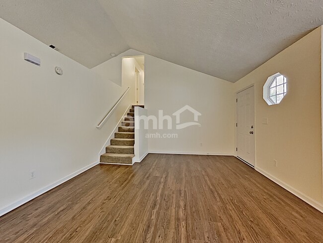 Building Photo - 119 Willow Springs Ln