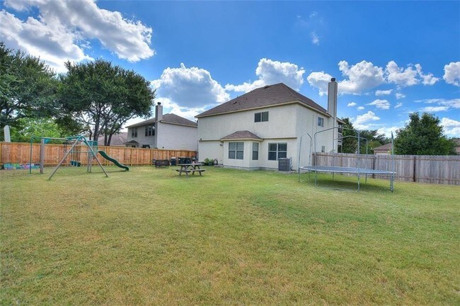 Building Photo - 4901 Woodstock Dr