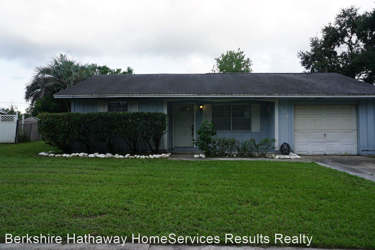 Primary Photo - 4 br, 2 bath House - 109 Burns Ave,