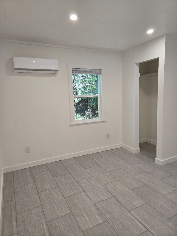Building Photo - 2119 Waldon St