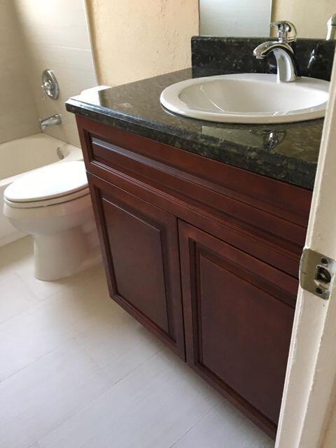 Foto del edificio - 11350 Royal Palm Blvd