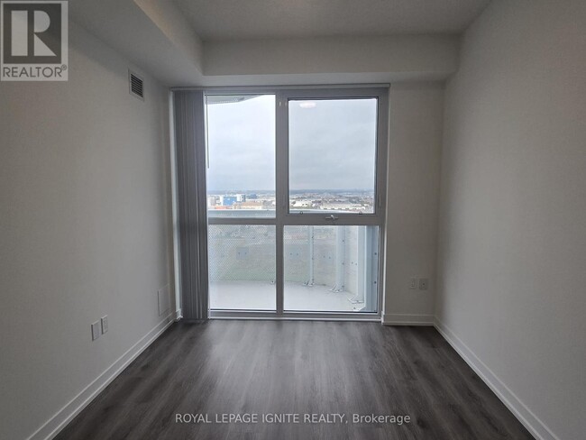 Building Photo - 225 Commerce St