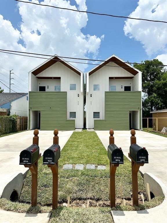 Primary Photo - 407 Clearwater St