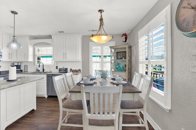 Foto del edificio - 207 Sandpebble Pl