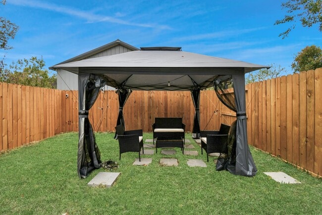 Foto del edificio - 7129 Sidney St