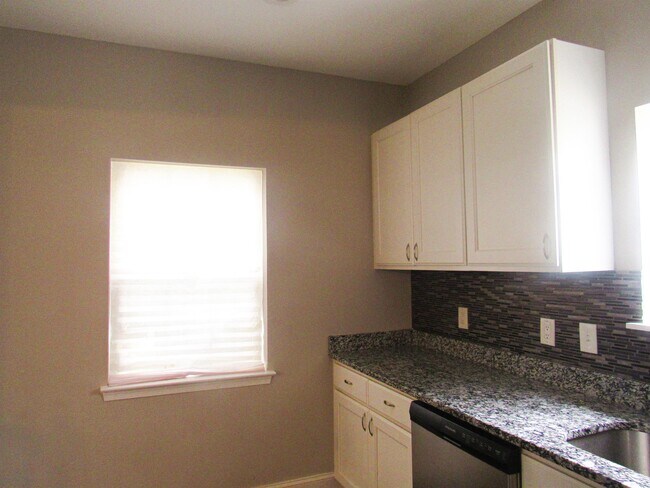 Building Photo - 7210 Mahogany Dr