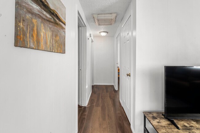 Building Photo - 275 S 150 W